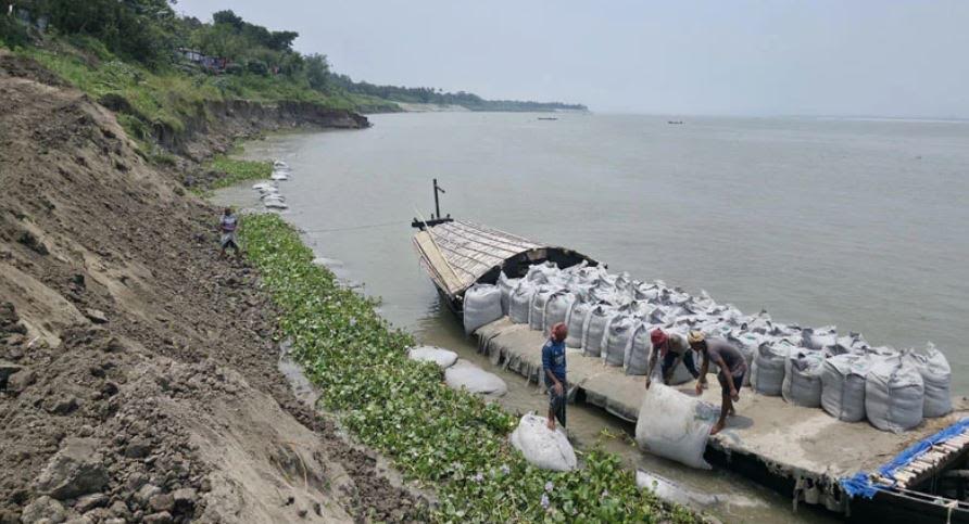 Padma devours  villages  of Charghat in Rajshahi   