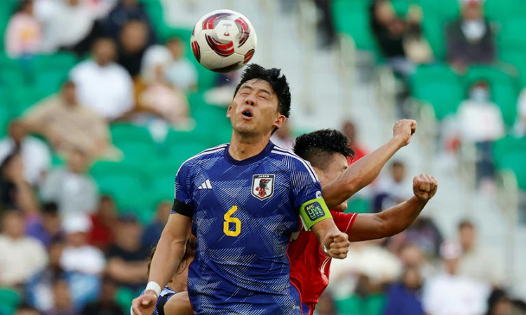 Japan coach sorry for 'hurt' after ending Endo's World Cup dream