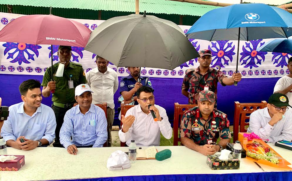 DC pledges action after hearing hardships of Rajshahi char dwellers 