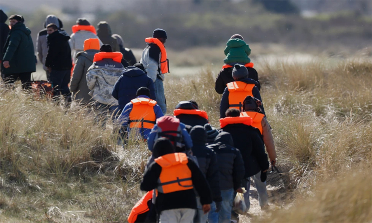 EU lawmakers to approve migrant detention and deportation boost