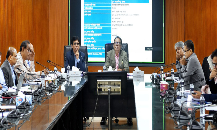 Faqir Mahbub Anam for speedy, effective implementation of projects