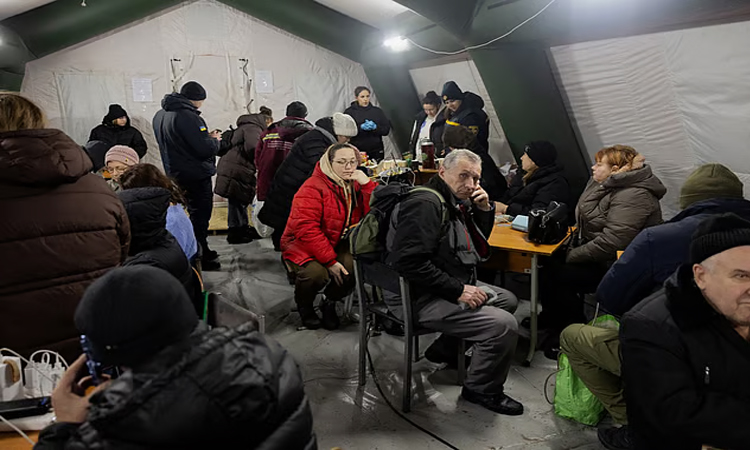 Missile attack on Kyiv under way: AFP journalists