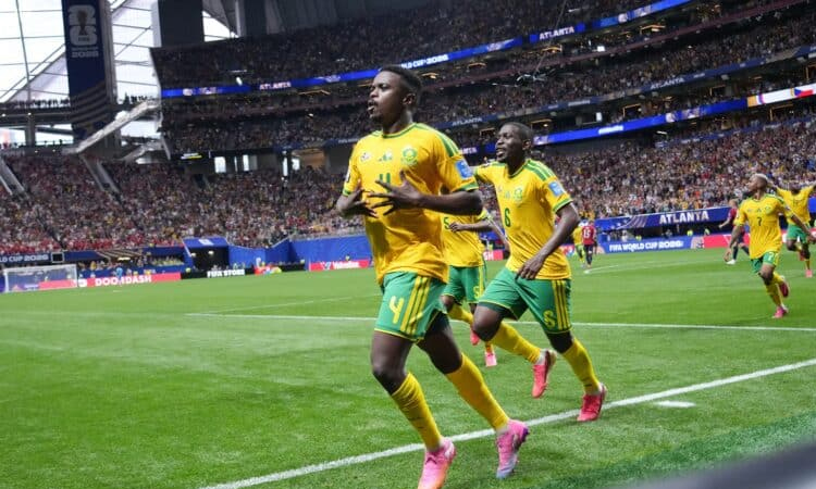 South Africa hold Czechs, keep World Cup knockout dream alive