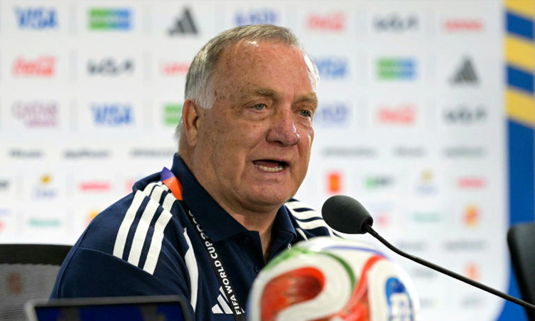 Advocaat urges realism as Curacao live World Cup dream