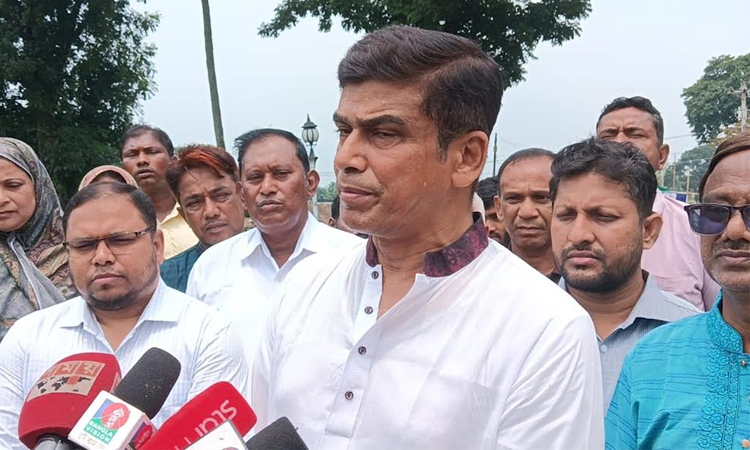 Budget announcement does not trigger commodity price hike for first time: Azad