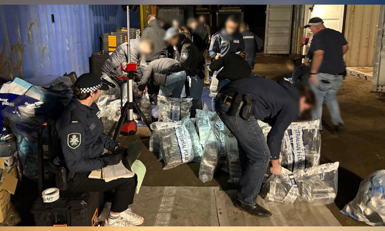Australian police seize record 2.7 tonnes of cocaine
