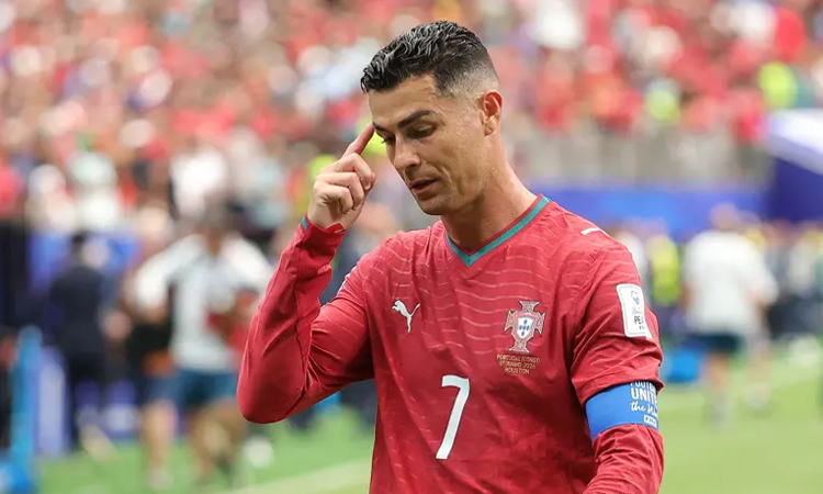 No pressure to pass to Portugal star Ronaldo: Conceicao