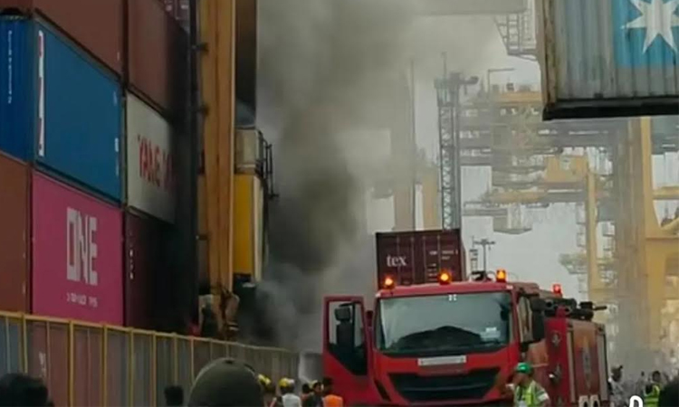 Fire catches at Ctg port gantry crane