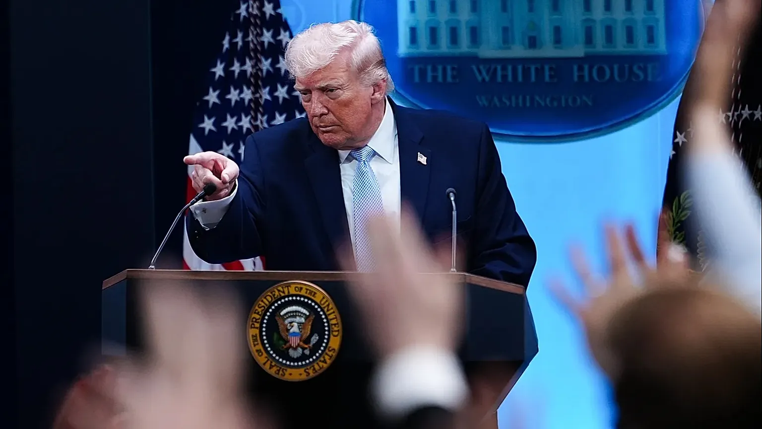 Trump threatens to not help NATO countries if asked