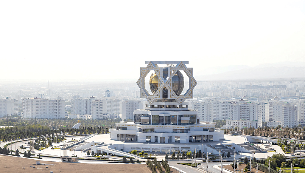 Ultra-reclusive Turkmenistan slowly opens up to tourists