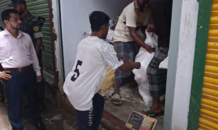 2,542kg of banned polythene seized in Khulna