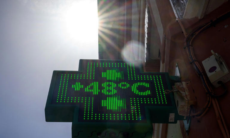 Hospitals overwhelmed as Europe heatwave shifts east