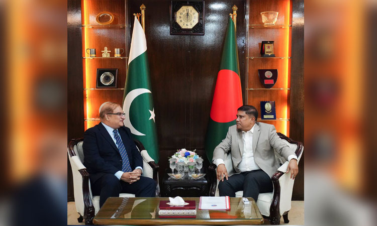 Pakistan High Commissioner pays courtesy call on PM's Defence Adviser