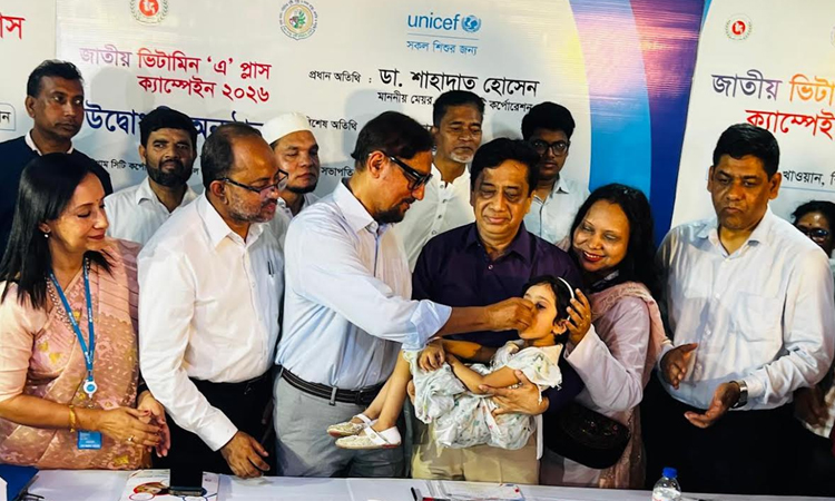 Children, parents throng centers to receive Vitamin 'A' capsules in Ctg