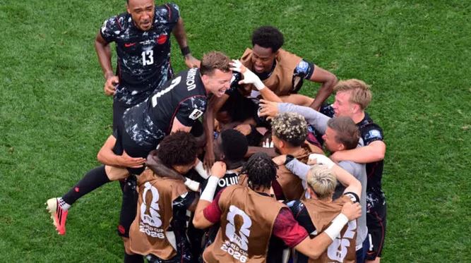Canada reach World Cup last 16 as late strike sinks South Africa