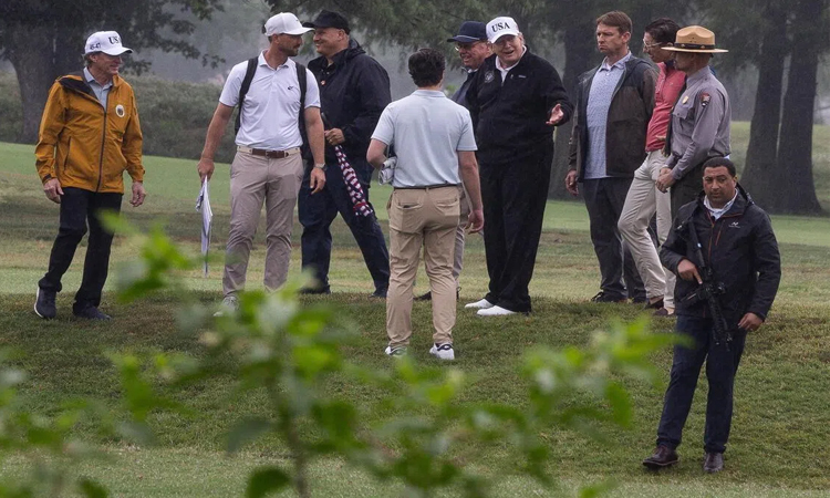 Trump bashes Washington's likely next mayor, touts golf course project