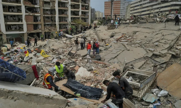 Venezuela search teams scramble as hope fades of finding quake survivors