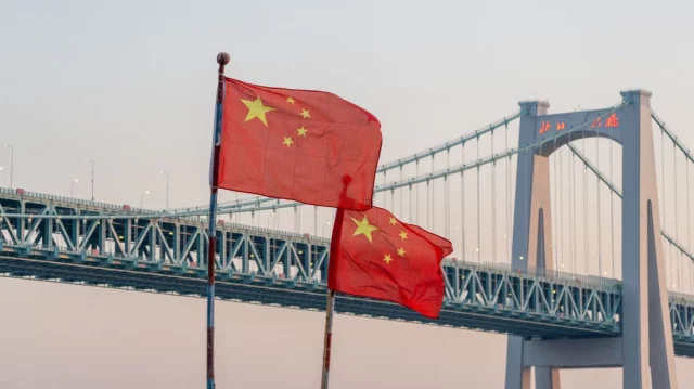China imposes new export controls, deepening Japan row