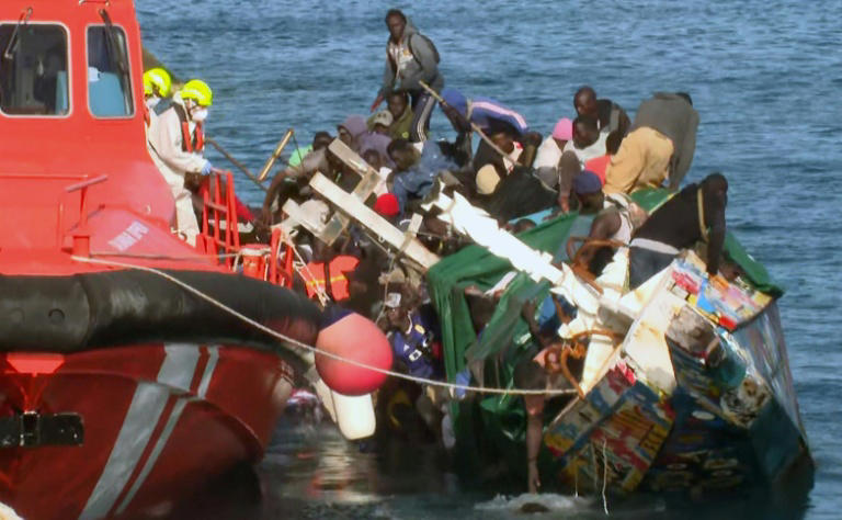 Final dash for documents as Spain's mass migrant regularisation ends