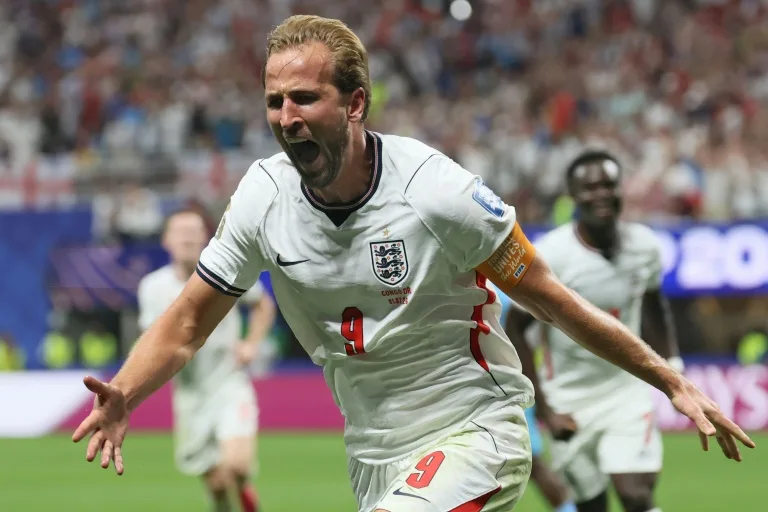 Kane saves England after DR Congo scare; Belgium comeback stuns Senegal