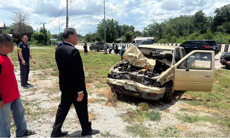 Nine Thai monks killed after boy drives truck into procession
