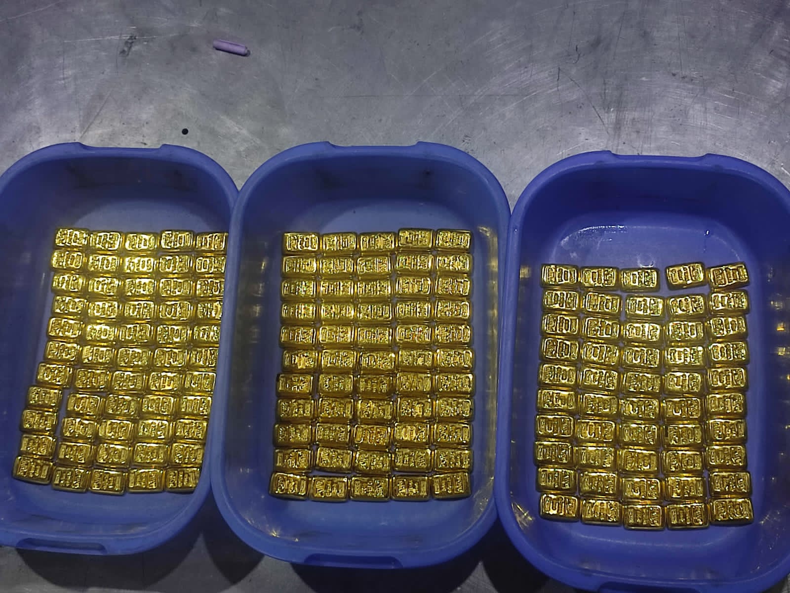 160 gold bars seized in Dhaka airport