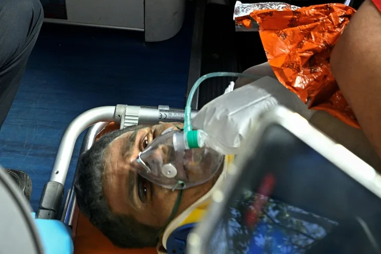 Rescuers dig out Venezuelan man eight days after quakes