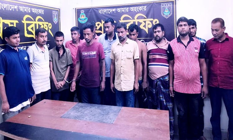 RAB arrests 13 inter-district gamblers with equipment in Rangpur