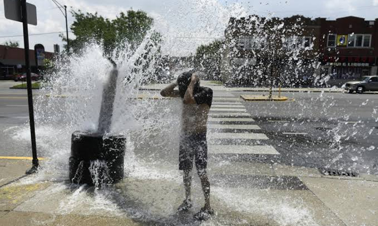 Dangerous heatwave hits peak temps along US east coast