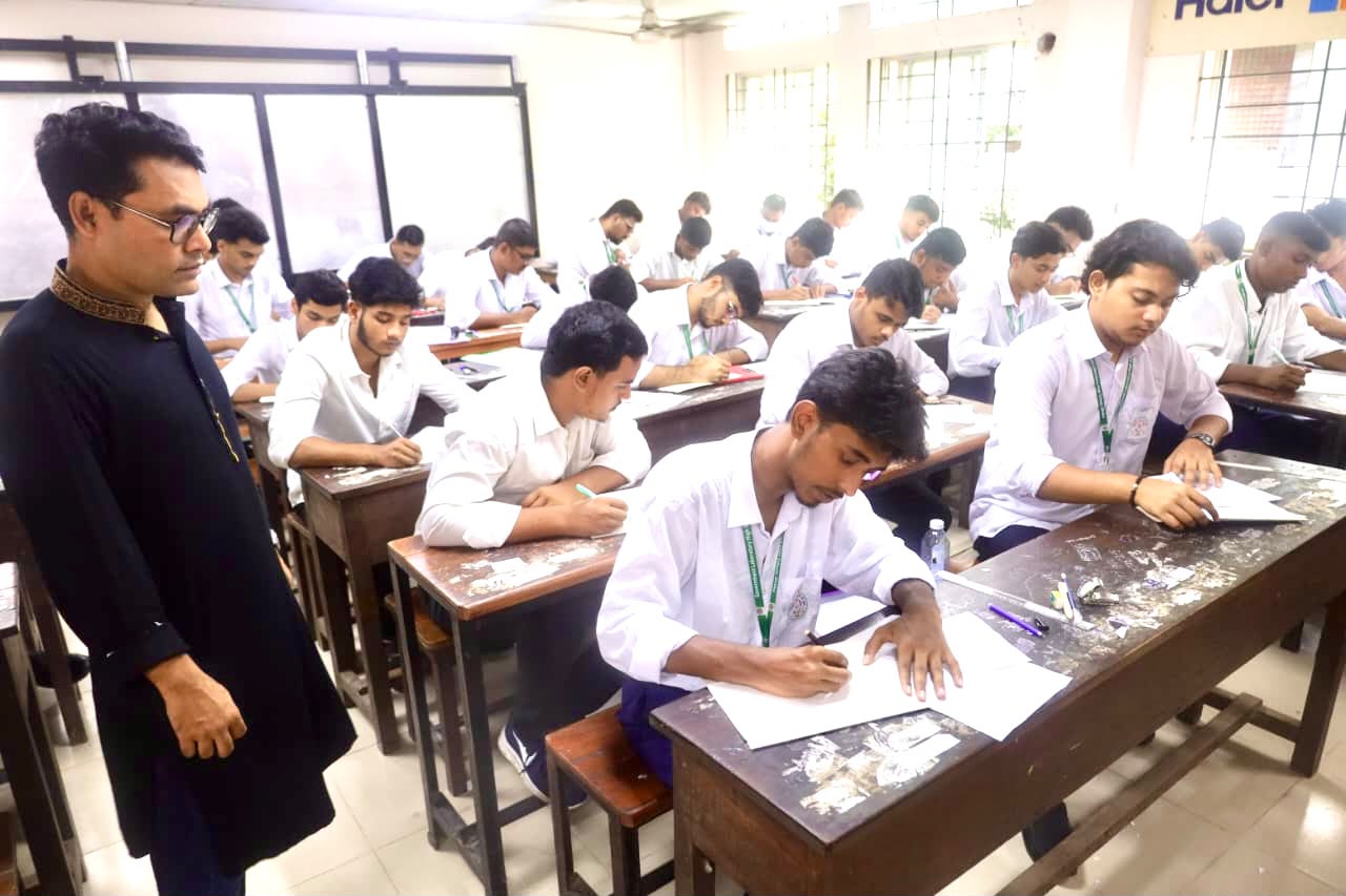 2.28 percent absent, 17 expelled on second day of HSC, equivalent exams