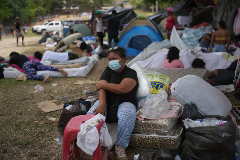 Venezuela quake death toll rises to nearly 3,000