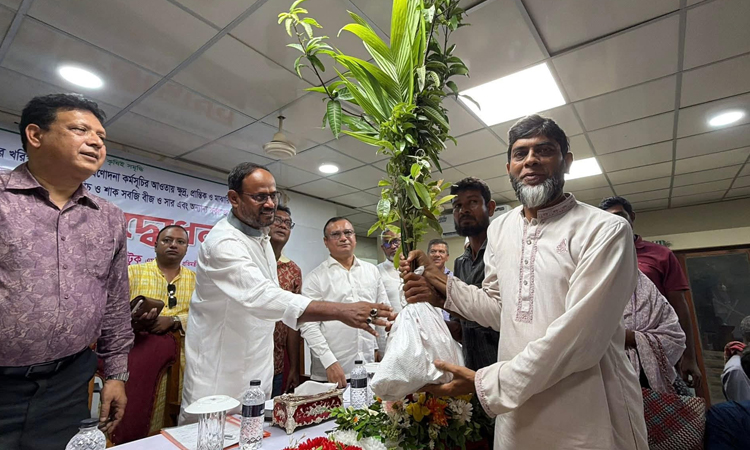 Tuku distributes free agri inputs, cash grants among Tangail farmers