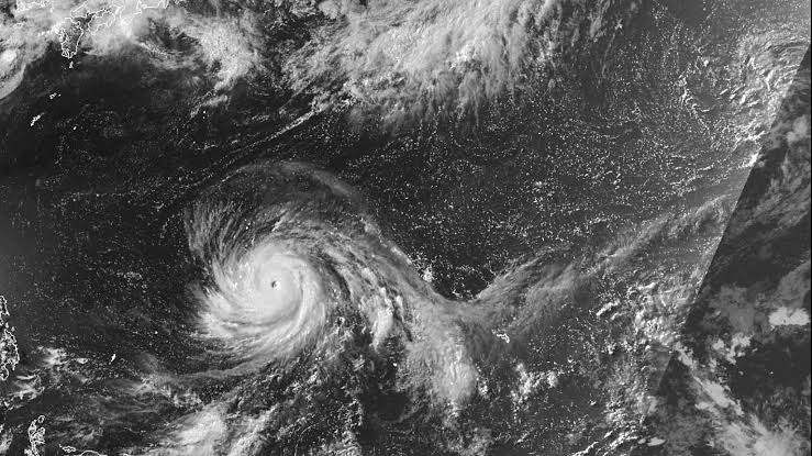 'Major' damage as super typhoon hits US islands
