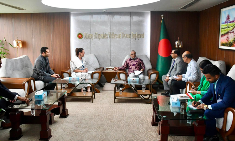 IOM new mission chief praises Bangladesh role in safe migration