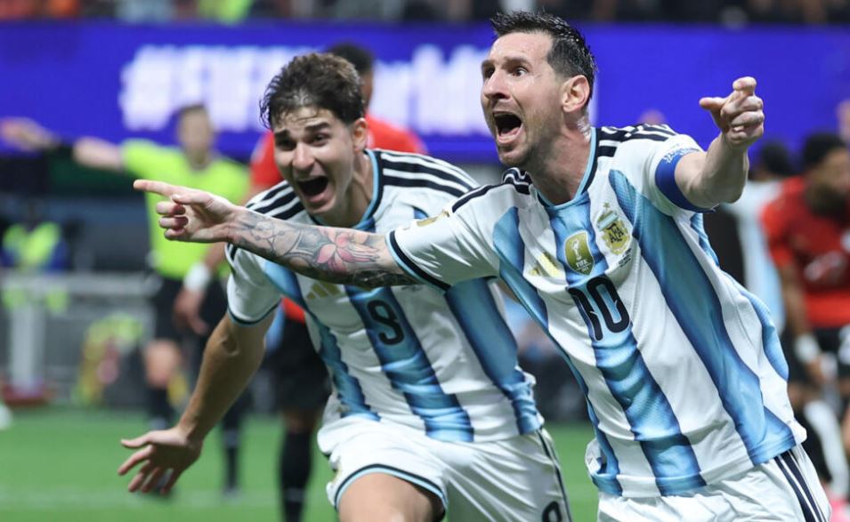 Argentina produce epic World Cup fightback to beat Egypt, reach quarters