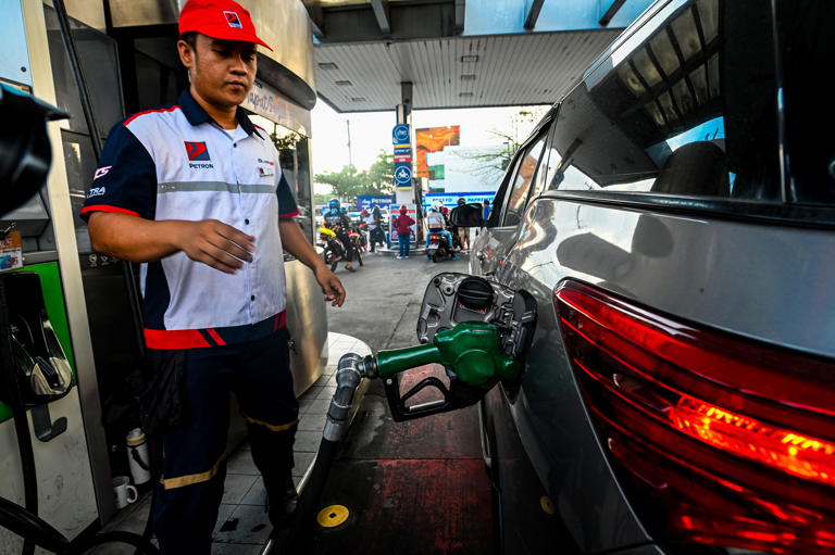 Oil rises moderately as Mideast tensions spike again