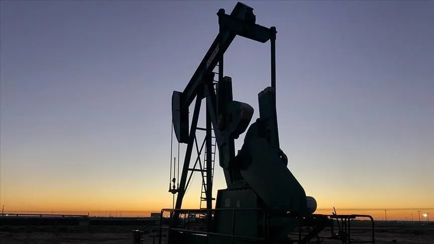 Crude extends rally as US-Iran flare-up rocks peace hopes