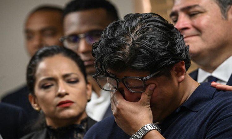 Son of Mexican shot dead by US immigration officer demands probe