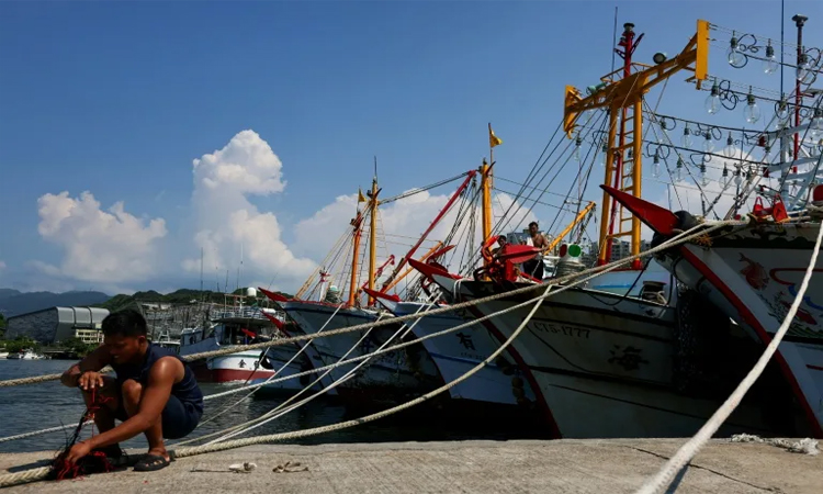 Taiwan warns of 'destructive' winds as typhoon nears