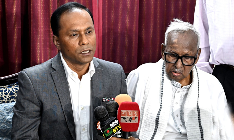 Deputy Speaker visits ailing former President Jamiruddin Sircar at hospital