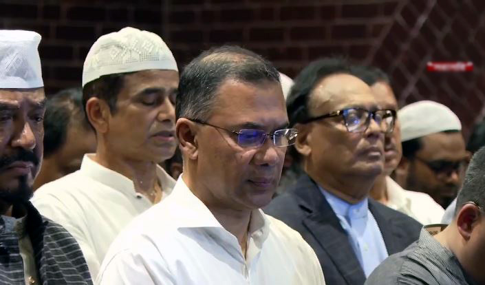 PM joins Jamiruddin Sircar’s namaj-e-janaza 