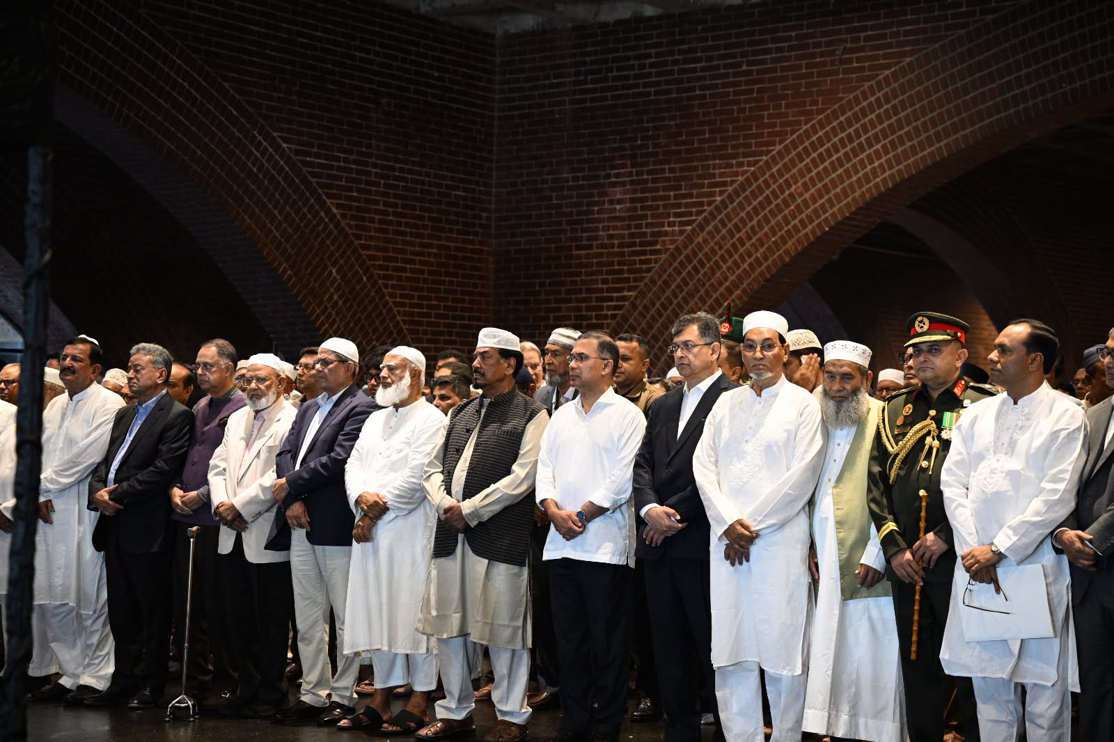 PM joins Jamiruddin Sircar’s namaj-e-janaza