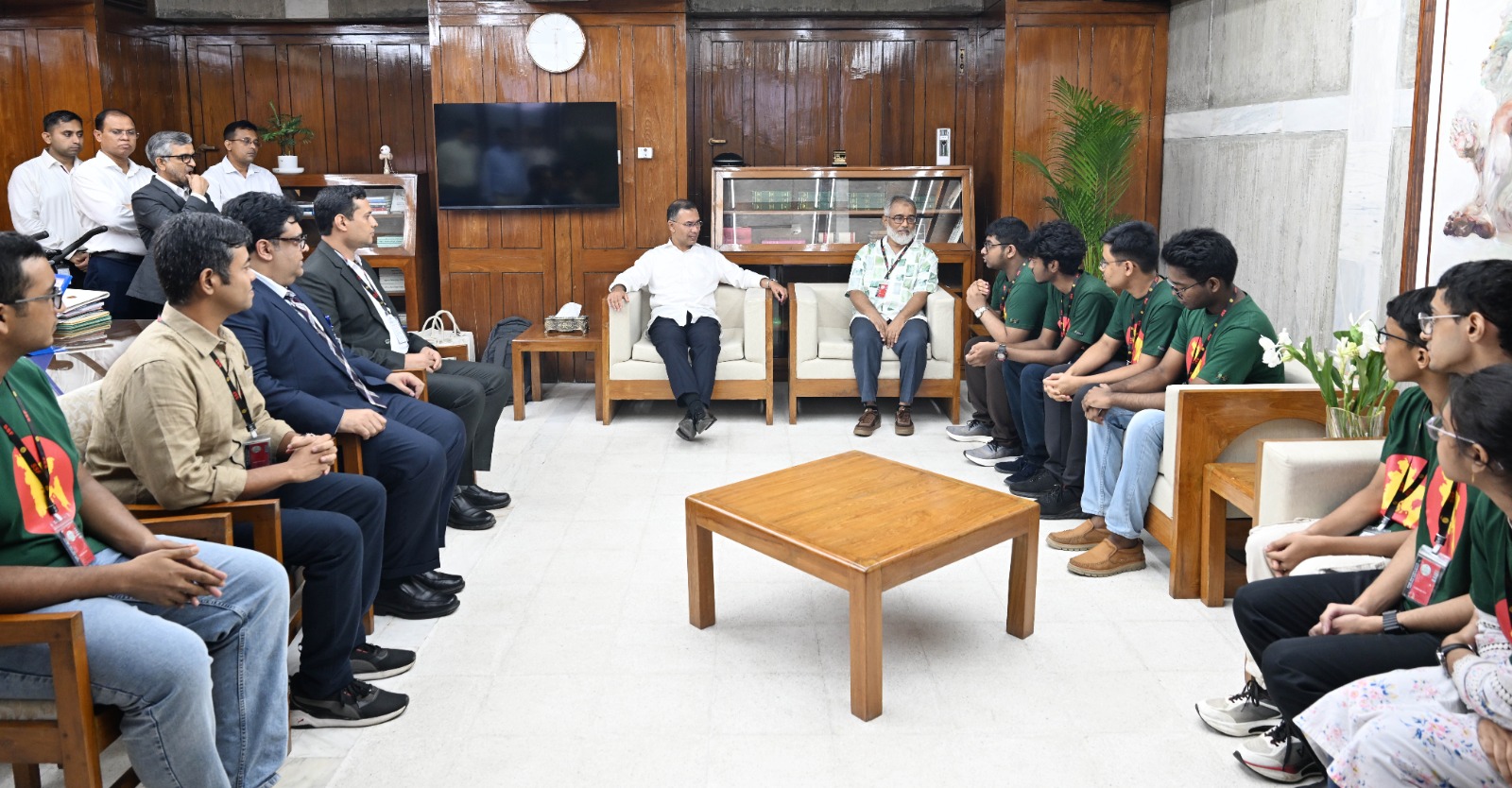 Int’l Olympiad Association Gold medal-winning students call on PM