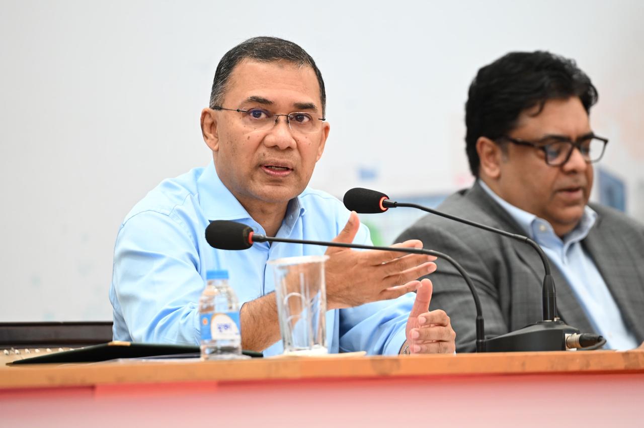 PM urges youth to become entrepreneurs braving challenges 