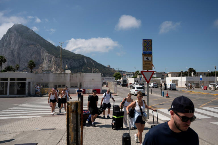 Gibraltar and Spain end border checks