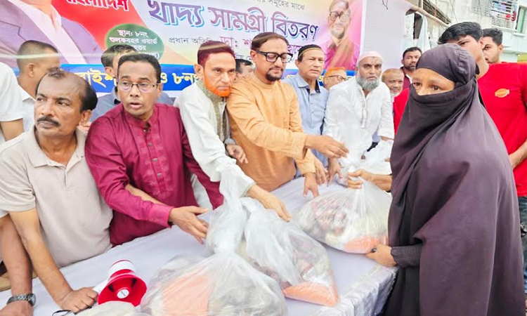 CC Mayor distributes reliefs among flood-affected families