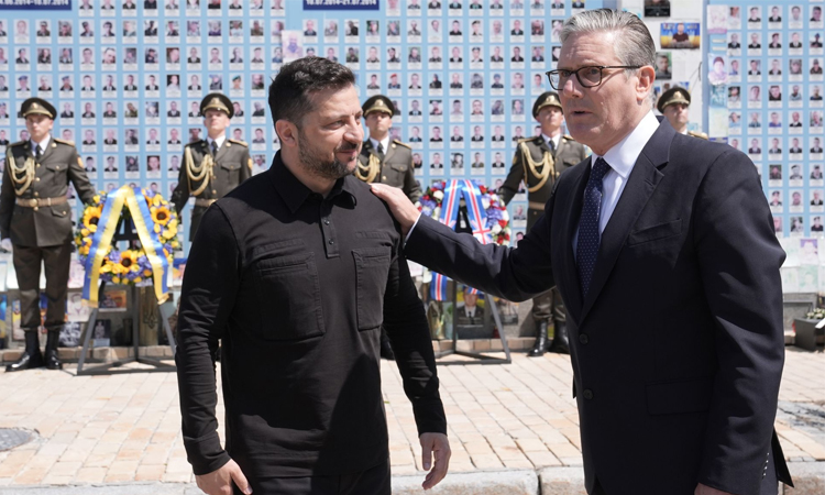 Zelensky awards UK's Starmer Ukrainian 'Order of Freedom' on farewell trip