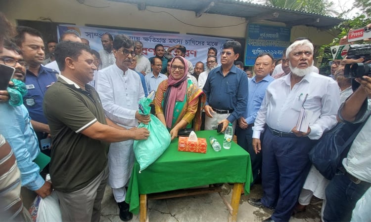 Farmers in 5 flood-hit districts to be given paddy seeds and seedlings: Agriculture Minister