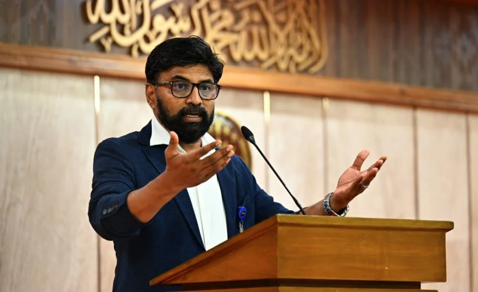 Govt working to ensure free flow of information from grassroots: Press Secretary 