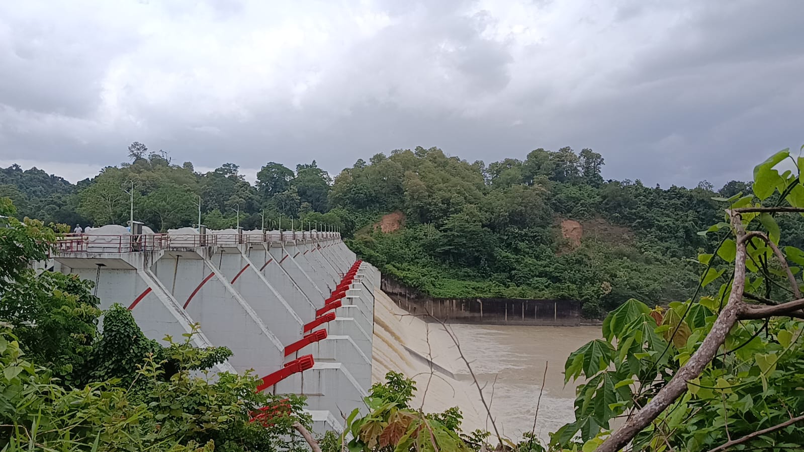 16 spillways of Kaptai Dam opened to regulate water levels